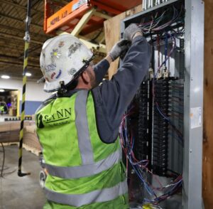 Slynn Electric www.slynnelectric.com 586-200--0037